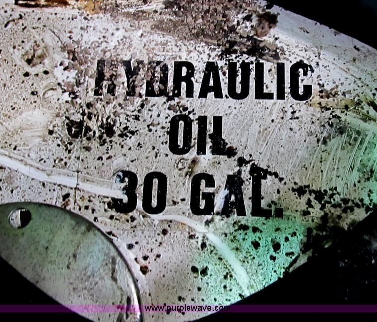 image for item B2724 2006 Ford F550 XL Super Duty utility pickup truck