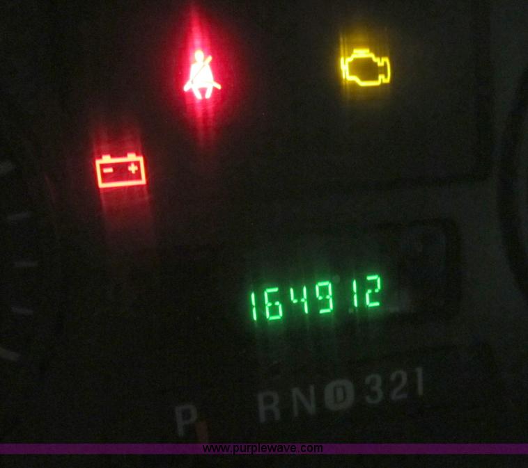 image for item B2724 2006 Ford F550 XL Super Duty utility pickup truck