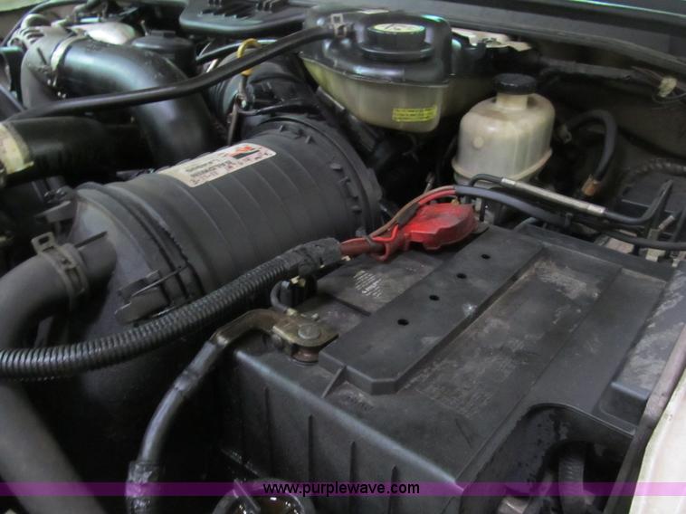 image for item B2724 2006 Ford F550 XL Super Duty utility pickup truck