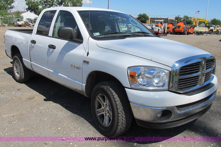 image for item B2725 2008 Dodge Ram 1500 extended cab pickup truck