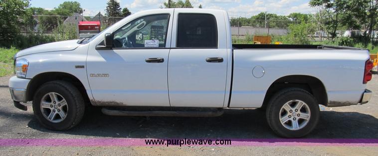 image for item B2725 2008 Dodge Ram 1500 extended cab pickup truck
