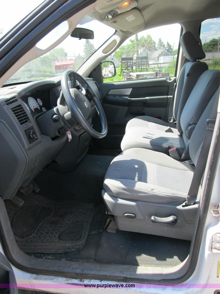 image for item B2725 2008 Dodge Ram 1500 extended cab pickup truck