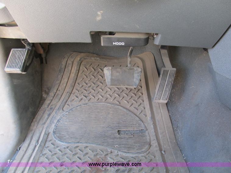 image for item B2725 2008 Dodge Ram 1500 extended cab pickup truck