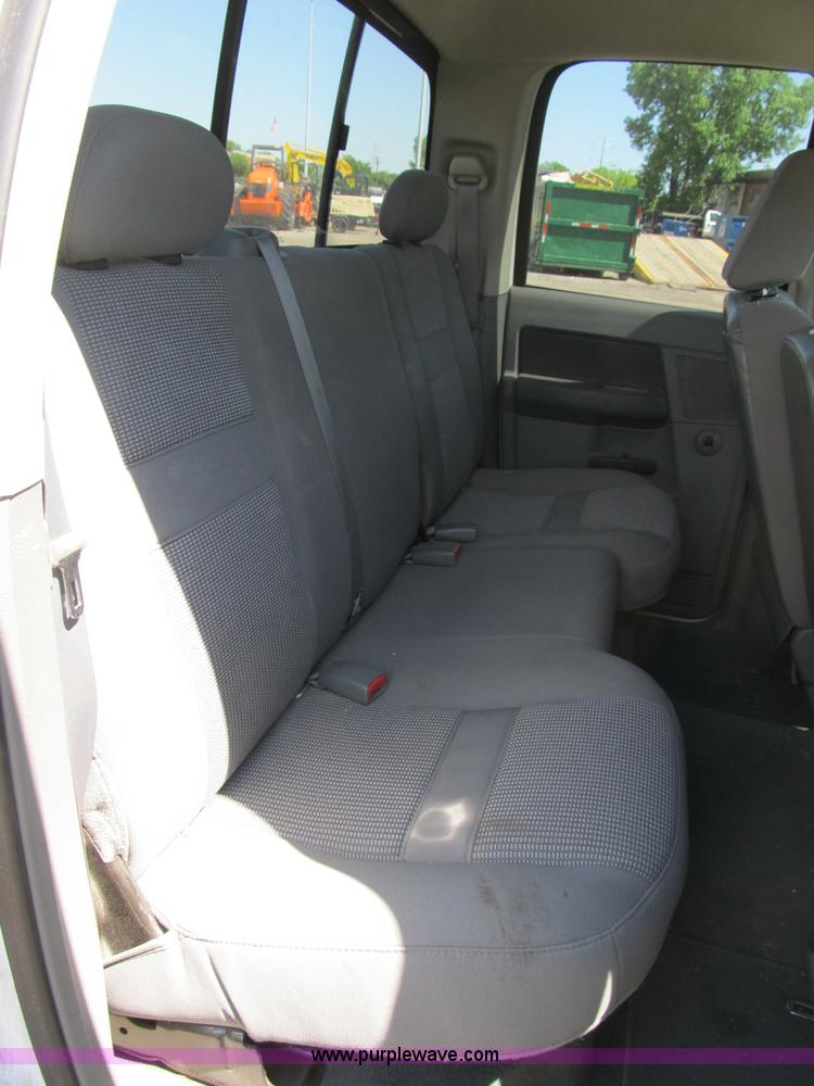 image for item B2725 2008 Dodge Ram 1500 extended cab pickup truck