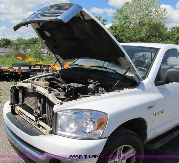 image for item B2725 2008 Dodge Ram 1500 extended cab pickup truck