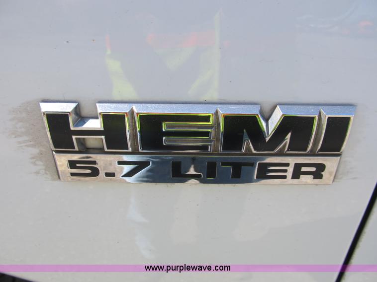 image for item B2725 2008 Dodge Ram 1500 extended cab pickup truck