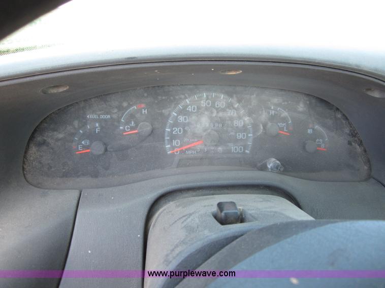 image for item B3267 1997 Ford F150 pickup truck