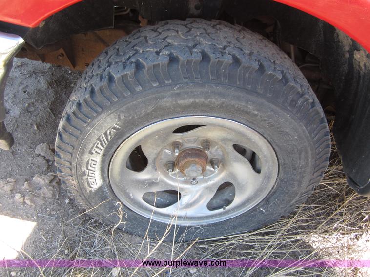 image for item B3267 1997 Ford F150 pickup truck