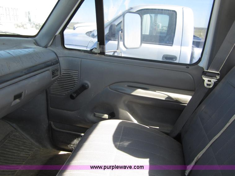 image for item B3268 1996 Ford F350 utility pickup truck
