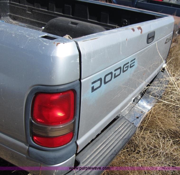 image for item B3269 2001 Dodge Ram 1500 pickup truck