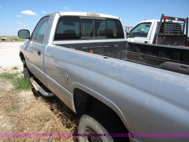 image for item B3269 2001 Dodge Ram 1500 pickup truck