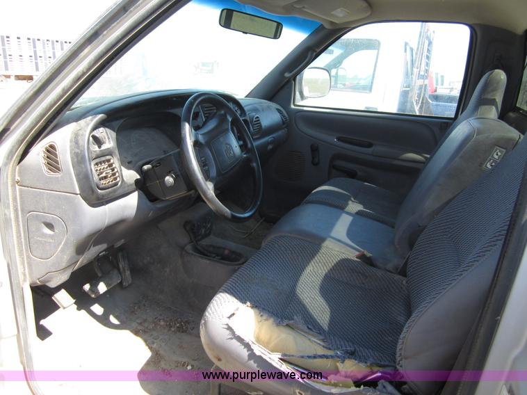 image for item B3269 2001 Dodge Ram 1500 pickup truck