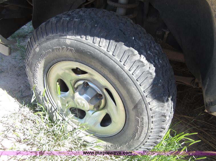 image for item B3269 2001 Dodge Ram 1500 pickup truck