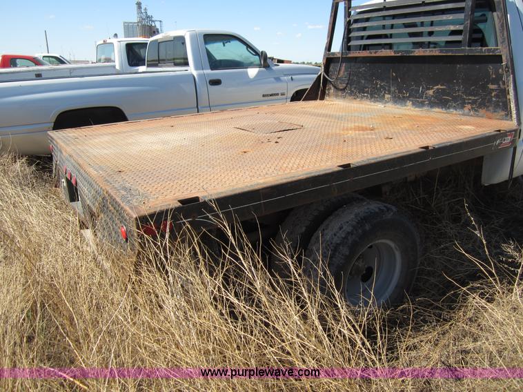 image for item B3270 1999 Ford F350 Super Duty flatbed pickup truck