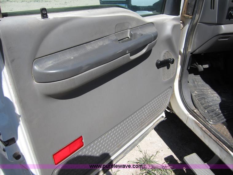 image for item B3270 1999 Ford F350 Super Duty flatbed pickup truck