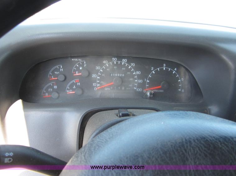 image for item B3270 1999 Ford F350 Super Duty flatbed pickup truck