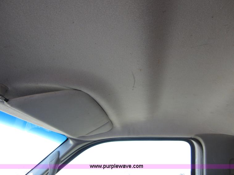 image for item B3270 1999 Ford F350 Super Duty flatbed pickup truck