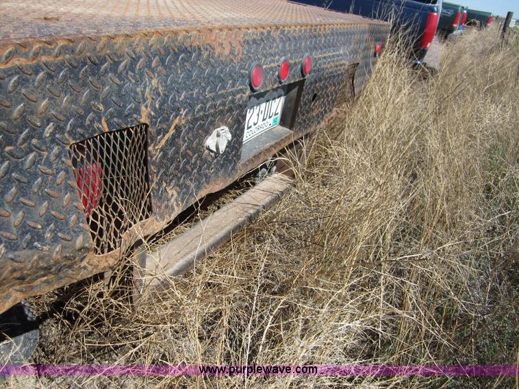 image for item B3270 1999 Ford F350 Super Duty flatbed pickup truck