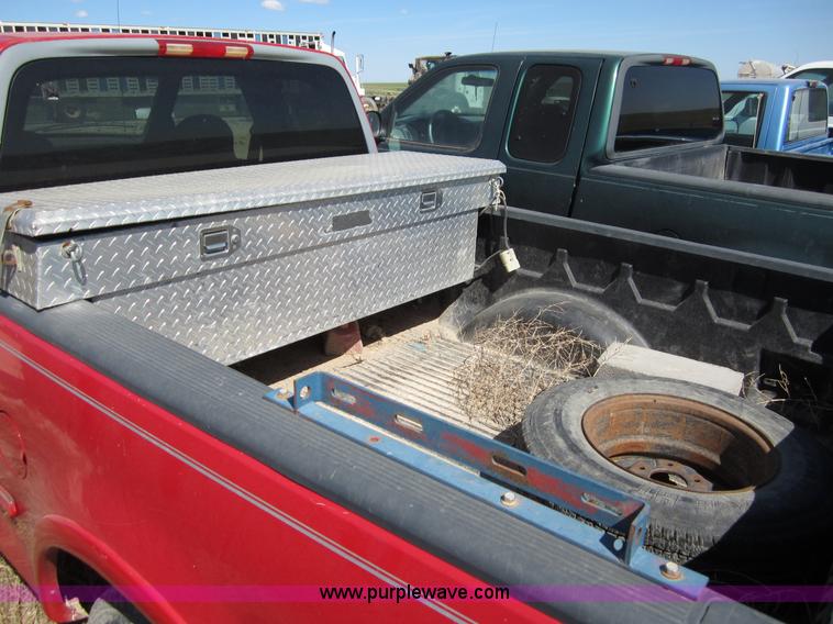 image for item B3272 1998 Ford F150 pickup truck