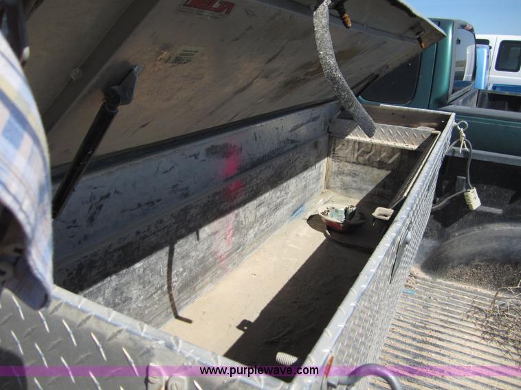 image for item B3272 1998 Ford F150 pickup truck