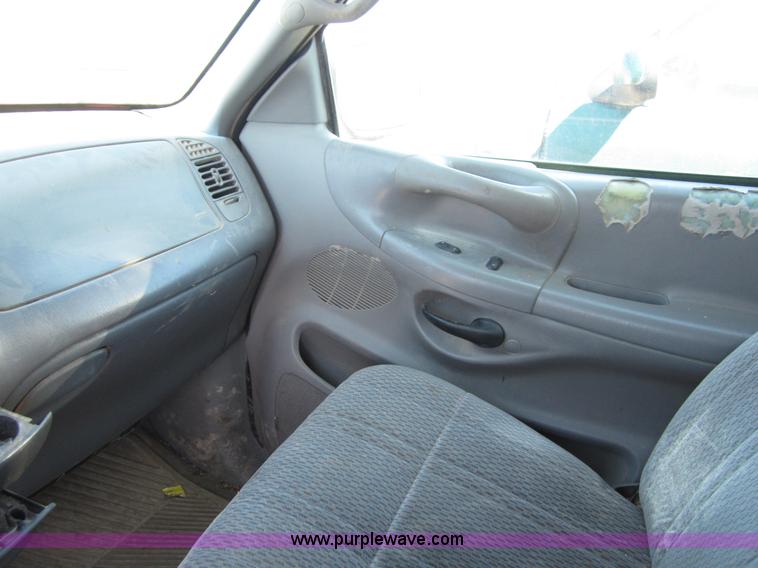 image for item B3272 1998 Ford F150 pickup truck