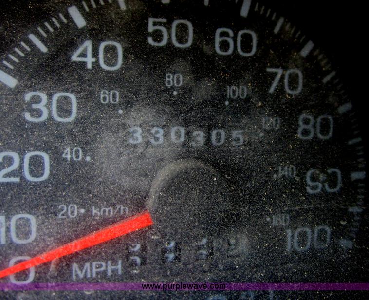 image for item B3272 1998 Ford F150 pickup truck