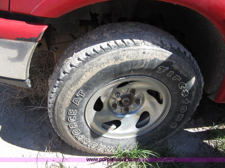 image for item B3272 1998 Ford F150 pickup truck