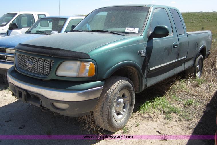 image for item B3273 1999 Ford F150 pickup truck
