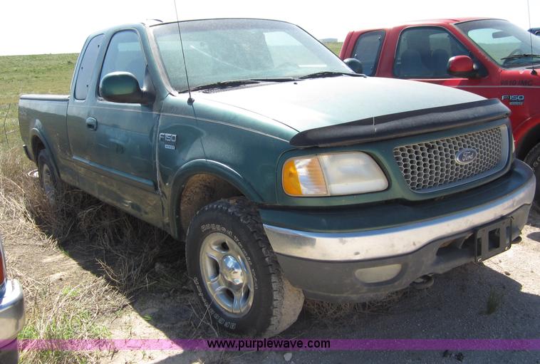 image for item B3273 1999 Ford F150 pickup truck