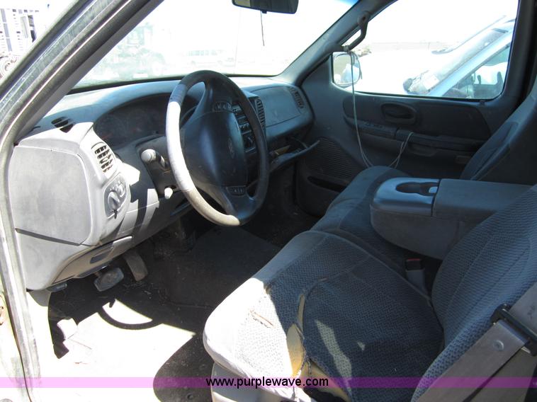 image for item B3273 1999 Ford F150 pickup truck