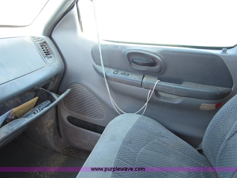 image for item B3273 1999 Ford F150 pickup truck