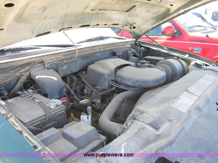 image for item B3273 1999 Ford F150 pickup truck