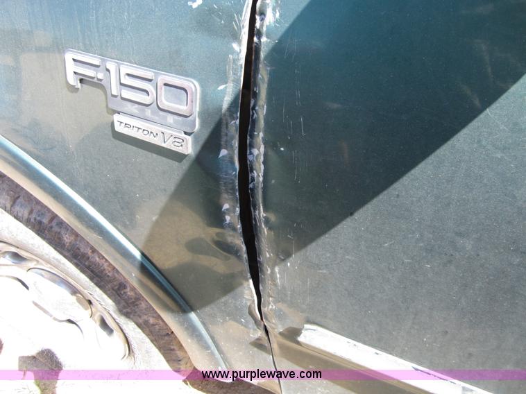 image for item B3273 1999 Ford F150 pickup truck