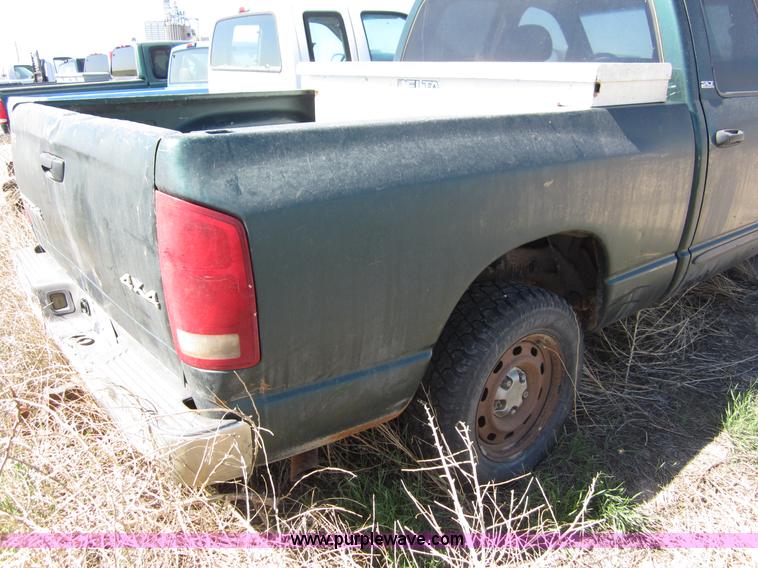 image for item B3276 2002 Dodge Ram 1500 pickup truck