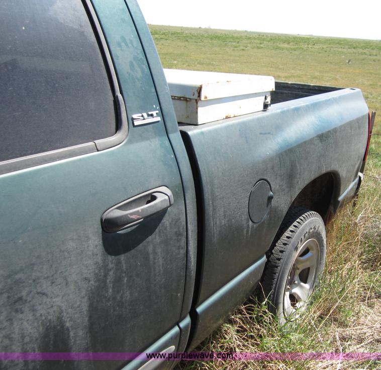 image for item B3276 2002 Dodge Ram 1500 pickup truck