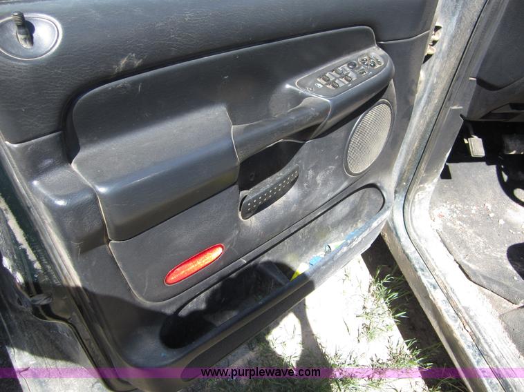 image for item B3276 2002 Dodge Ram 1500 pickup truck