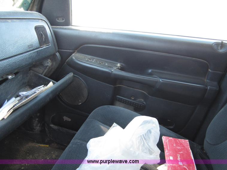 image for item B3276 2002 Dodge Ram 1500 pickup truck