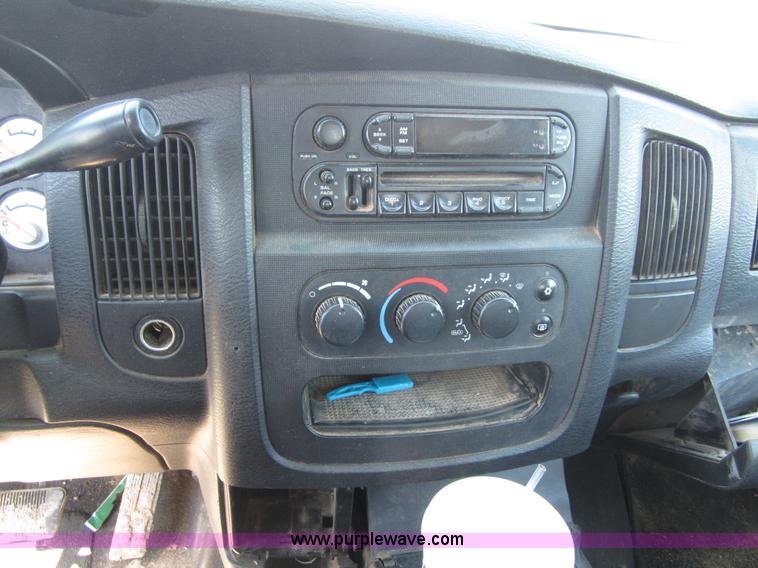 image for item B3276 2002 Dodge Ram 1500 pickup truck