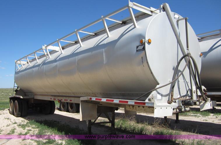 image for item B3278 1997 Warren 40' feed trailer