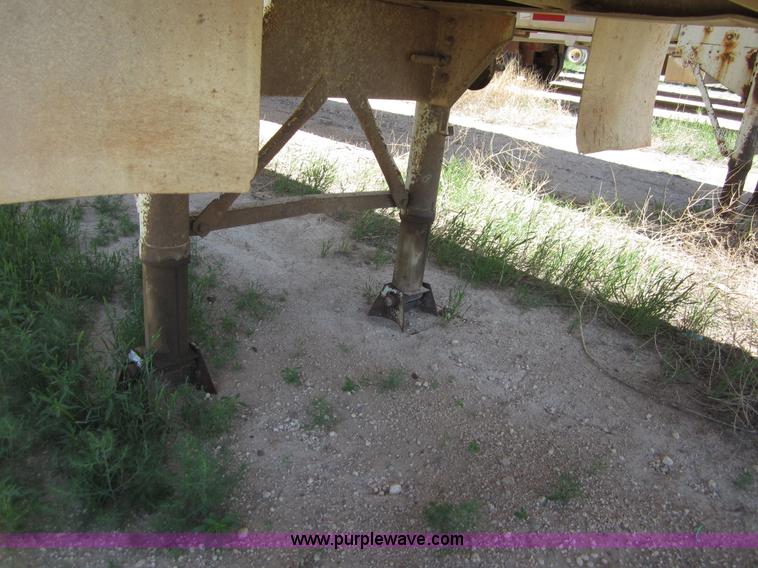 image for item B3278 1997 Warren 40' feed trailer
