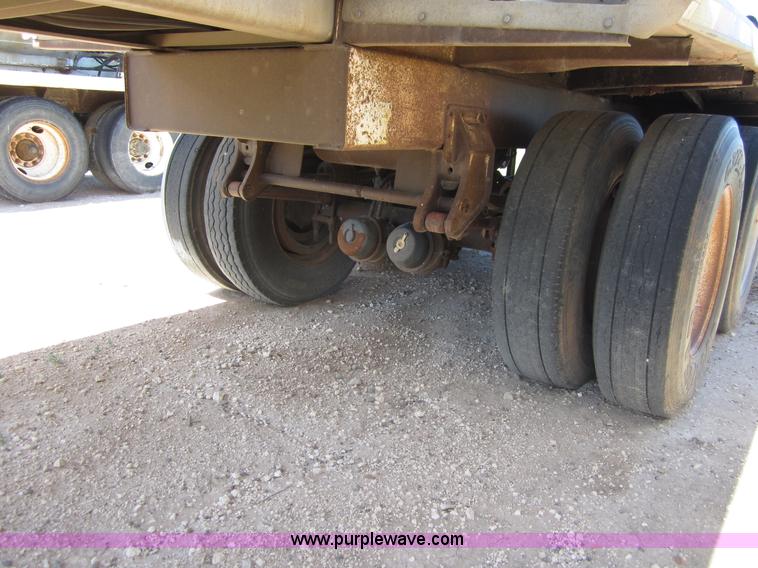 image for item B3278 1997 Warren 40' feed trailer