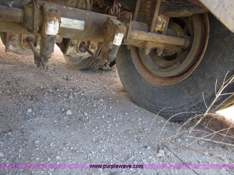 image for item B3278 1997 Warren 40' feed trailer