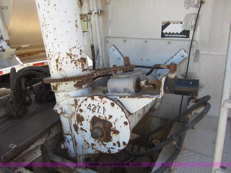 image for item B3278 1997 Warren 40' feed trailer