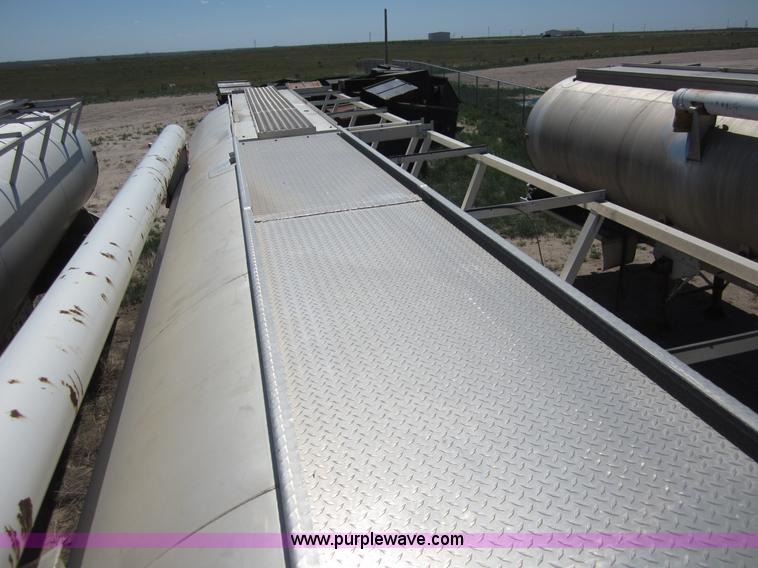 image for item B3278 1997 Warren 40' feed trailer