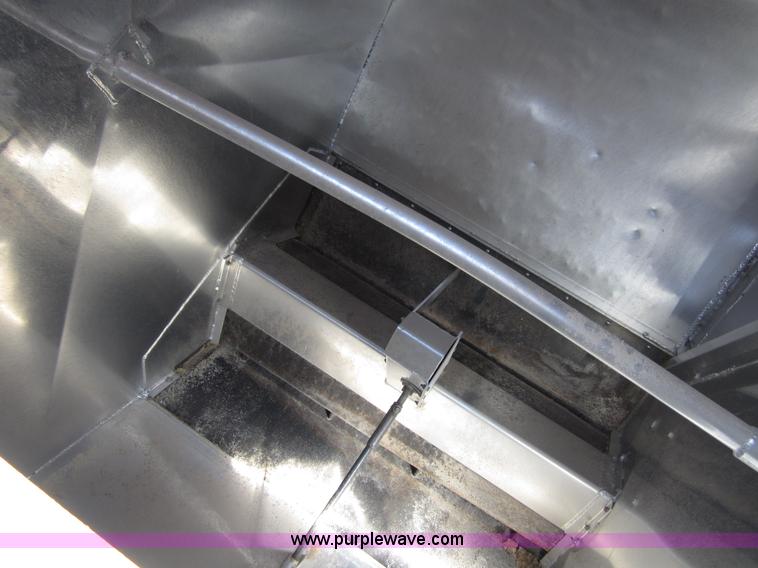 image for item B3278 1997 Warren 40' feed trailer