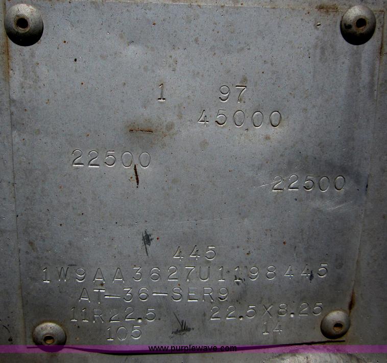 image for item B3278 1997 Warren 40' feed trailer