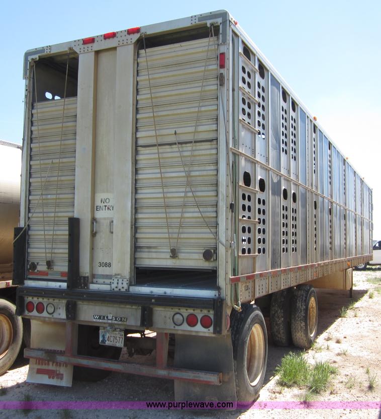 image for item B3279 1996 Wilson 53' hog trailer