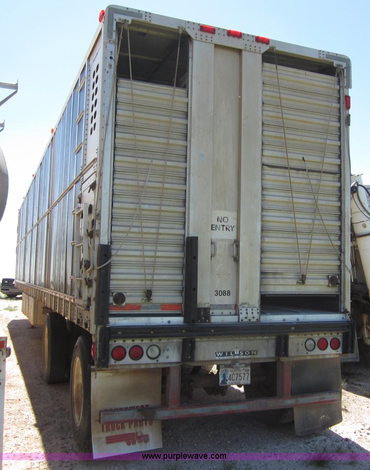image for item B3279 1996 Wilson 53' hog trailer