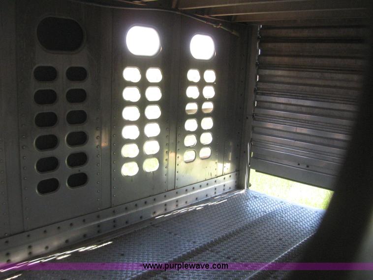 image for item B3279 1996 Wilson 53' hog trailer