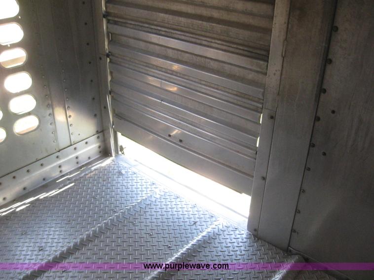 image for item B3279 1996 Wilson 53' hog trailer